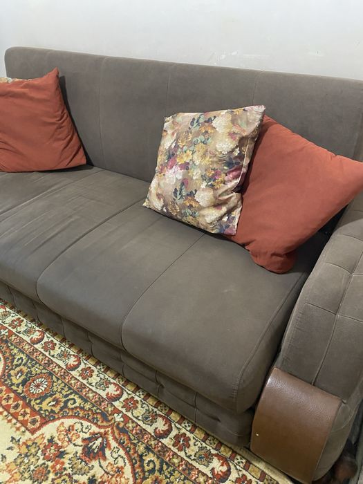 Продаю диван срочно