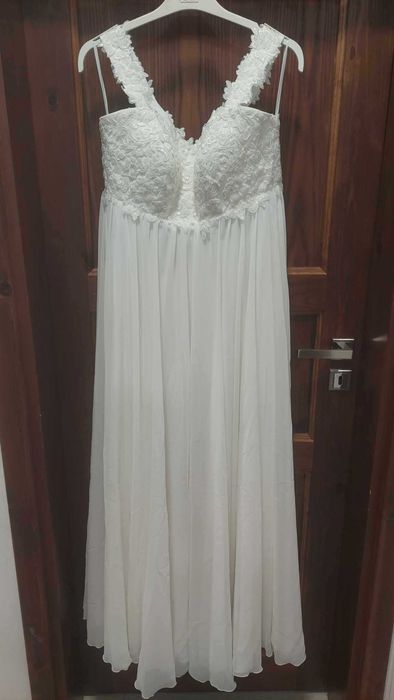 Сватбена рокля за бременни