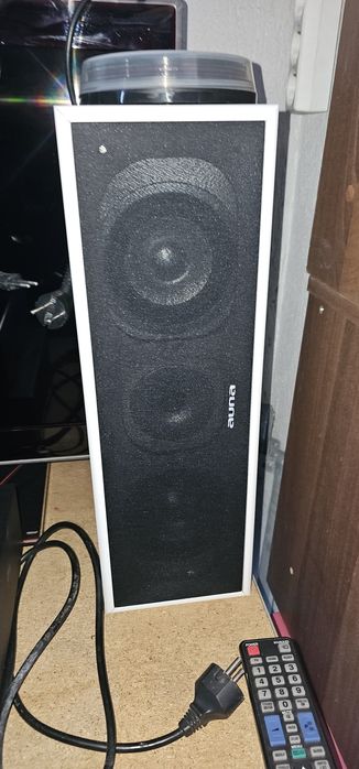 Se vinde pachet amplificatoare HK + 2 boxe Auna aproape nou.