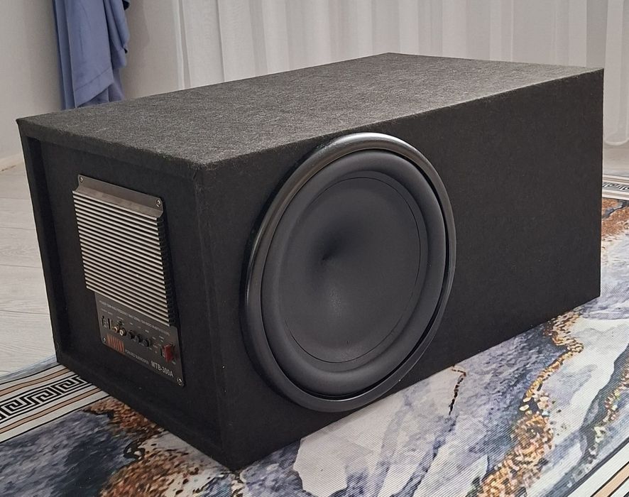 Продам сабвуфер12 дюйм Элемент 5  с усилком долбит отлично