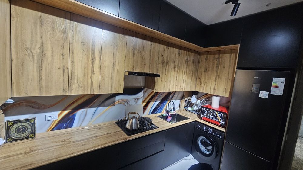 Сотилади срочно .Спутник 16а 3 хона 16/16 этаж 71500& мебель техникала