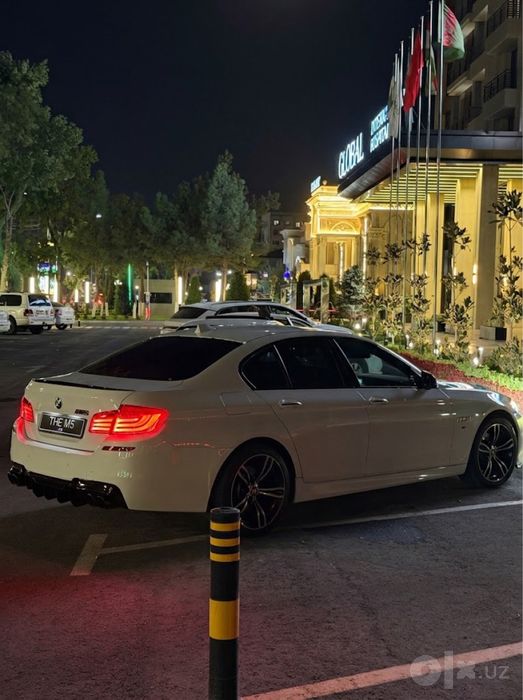 BMW M5 F10 (535i).
