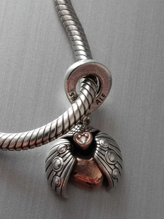 Продам шарм Pandora