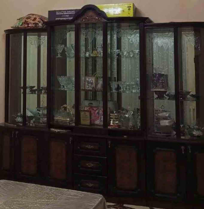 СЕРВАНТ ДЛЯ ГОСТИНЫЙ 2 штук каждый 3 млн