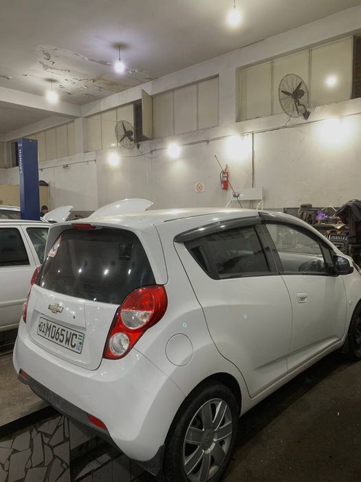 СРОЧНО Продаю Спарк 2014 года, Есть газ метан, состояние среднее,