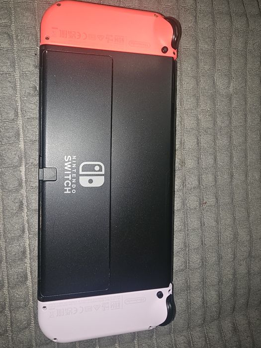 Vand Nintendo Switch Oled impecabil