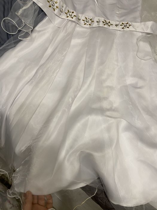 Продам белое платье сшито на заказ