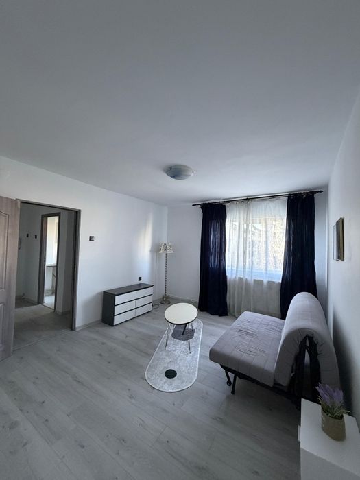 9 Mai ( Liceul Sportiv )- garsoniera moderna in bloc de apartamente