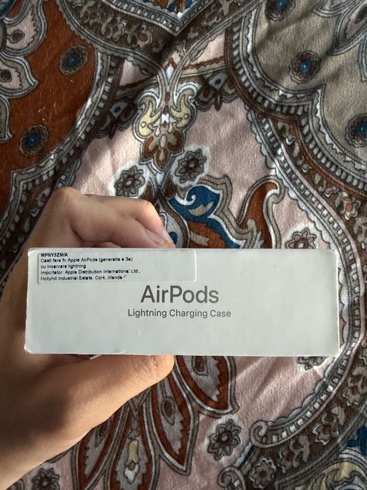 Apple AirPods 3 (3rd Generation) – Пълен комплект