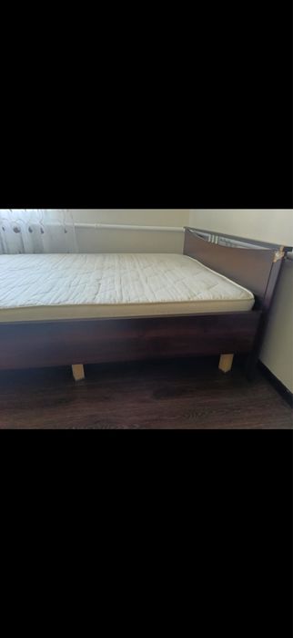 Кровать срочно 140*200