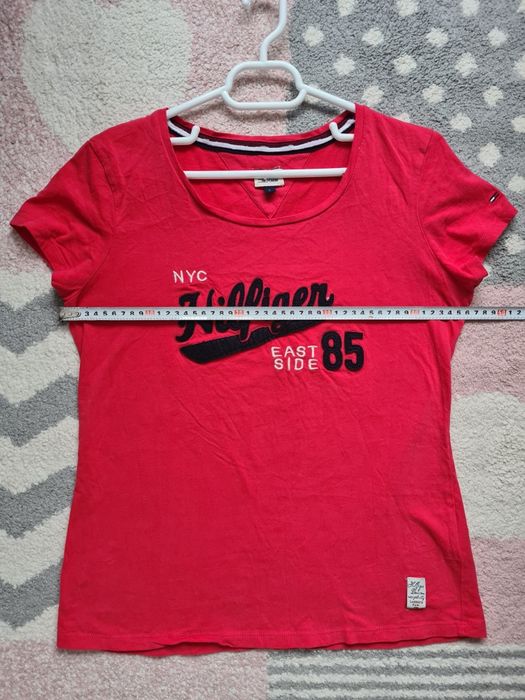 Tricou Tommy Hilfiger marime M-L mic