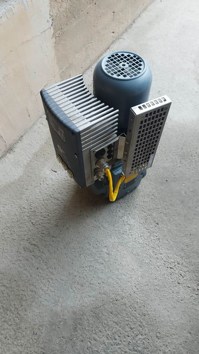 Мотор редуктором, инвертором и томозном сопротивлением