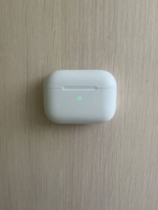 Продам AirPods pro белый