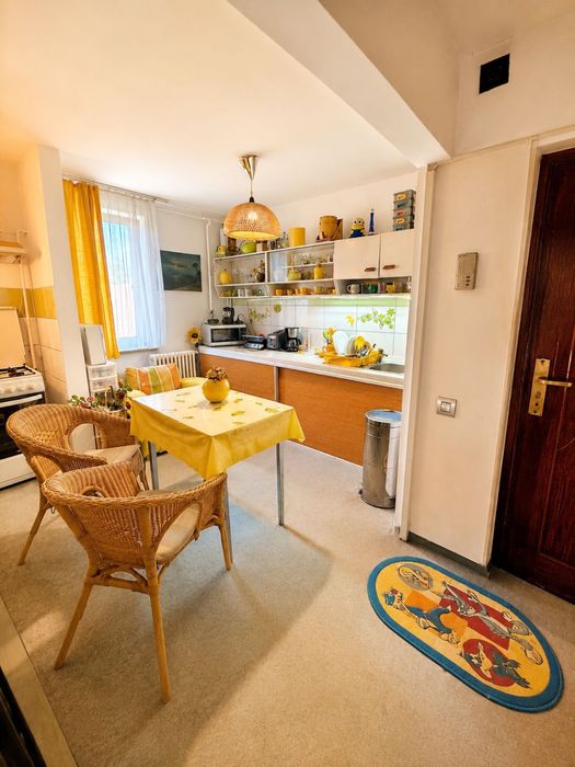 Apartament 3 camere de vanzare - Motru