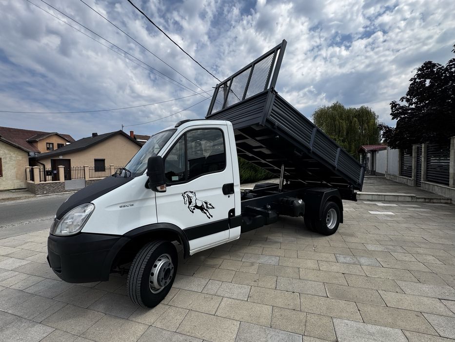 Iveco Daily 65C15 basculabil pe 3 parti  an 2011 de Spania