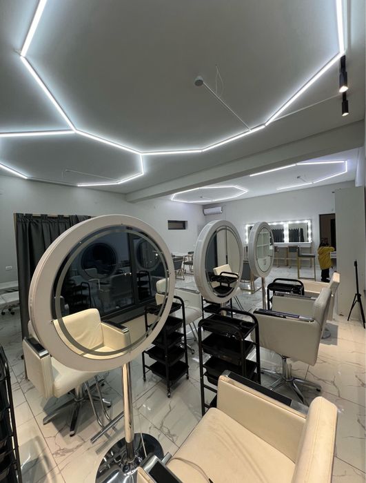 Парикмахерское кресло для салона