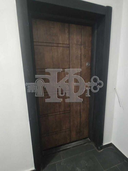 Продава се Четиристаен апартамент в Добрич, Център - 133 кв.м за 487 €/кв.м - Снимка #16