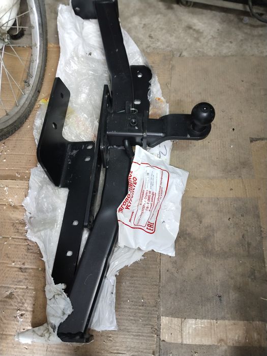 Фаркоп Тойота Прадо