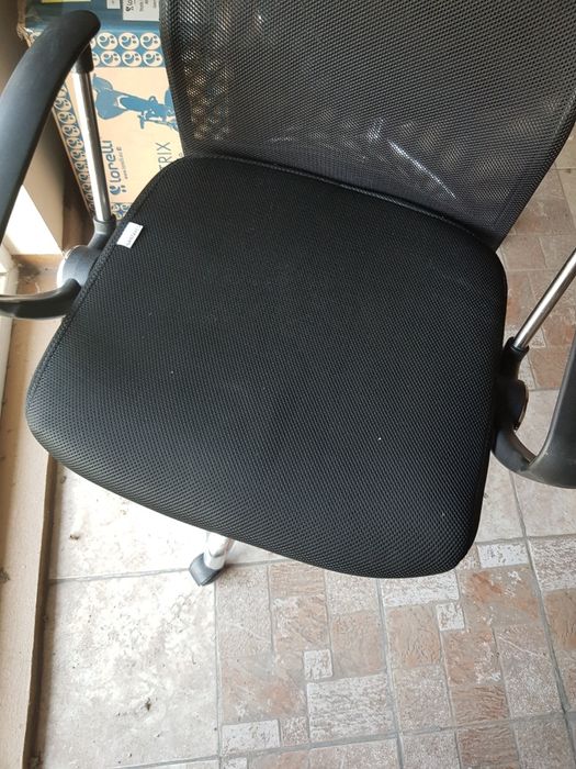 Офис стол на части. Кръстачка , амортисьор , подлакътник, шина, стойка