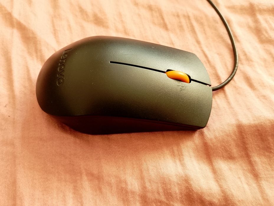 Mouse cu fir Lenovo
