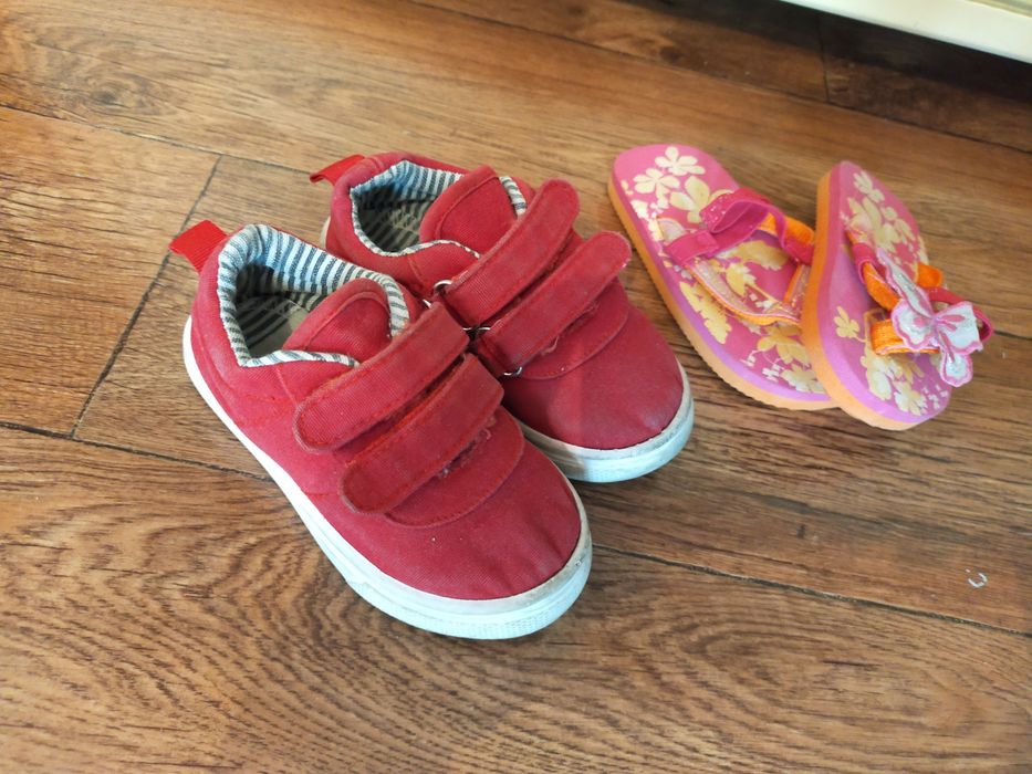 Продам детскую обувь