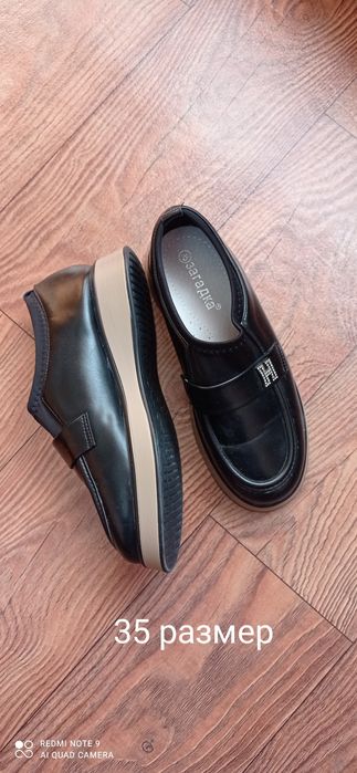 Обувь в отличном состоянии.Цена за любые.