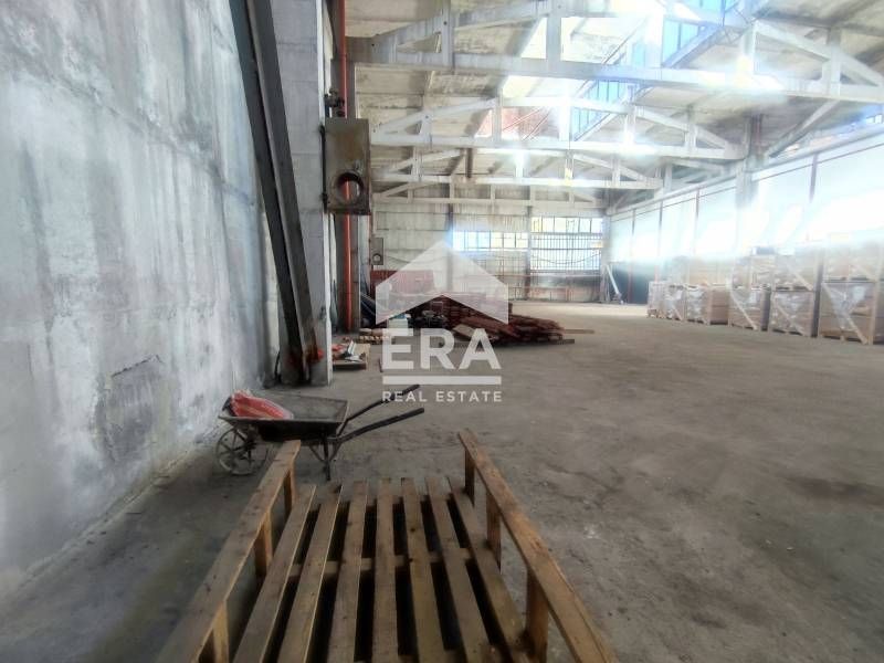 Дава се под наем Промишлена сграда в Хасково, Овчарски - 720 кв.м за 2203.2 € - Снимка #3
