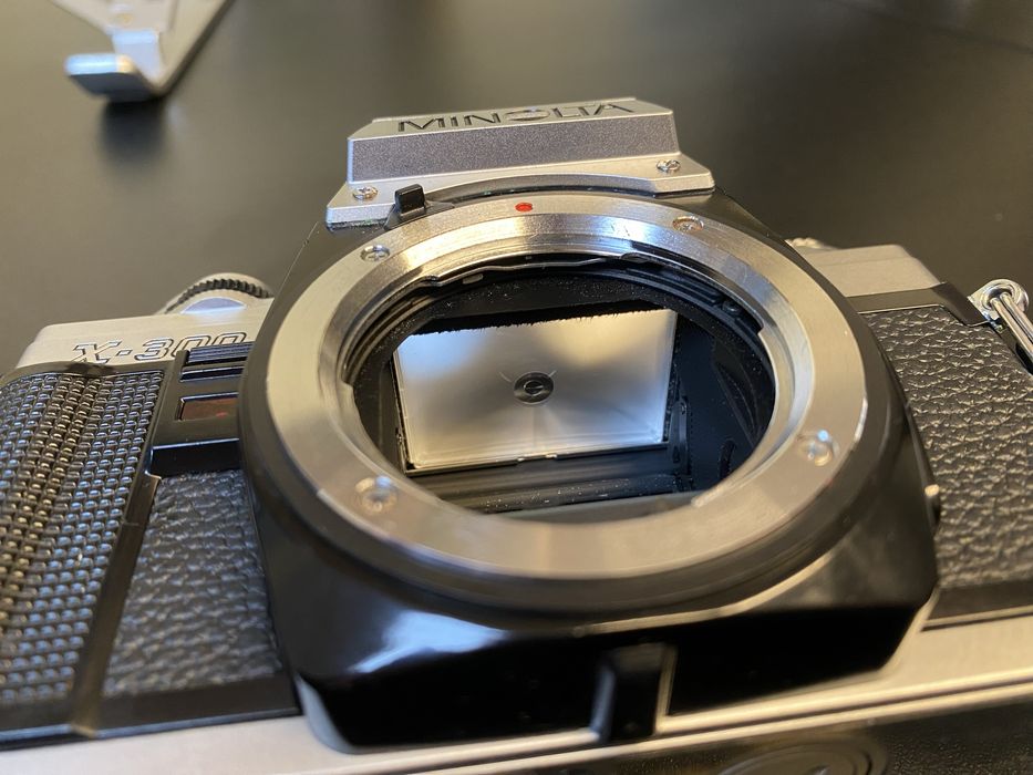 Minolta X-300 - лентов фотоапарат