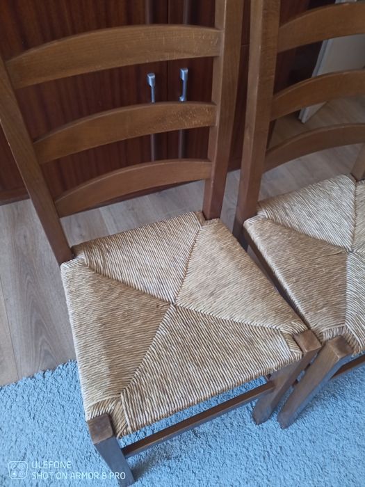 Трапезни столове масивно дърво