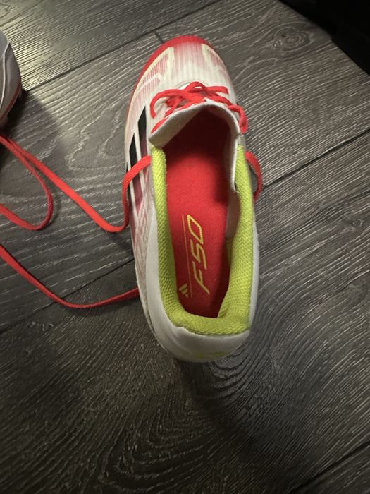 Ghete fotbal  impecabile