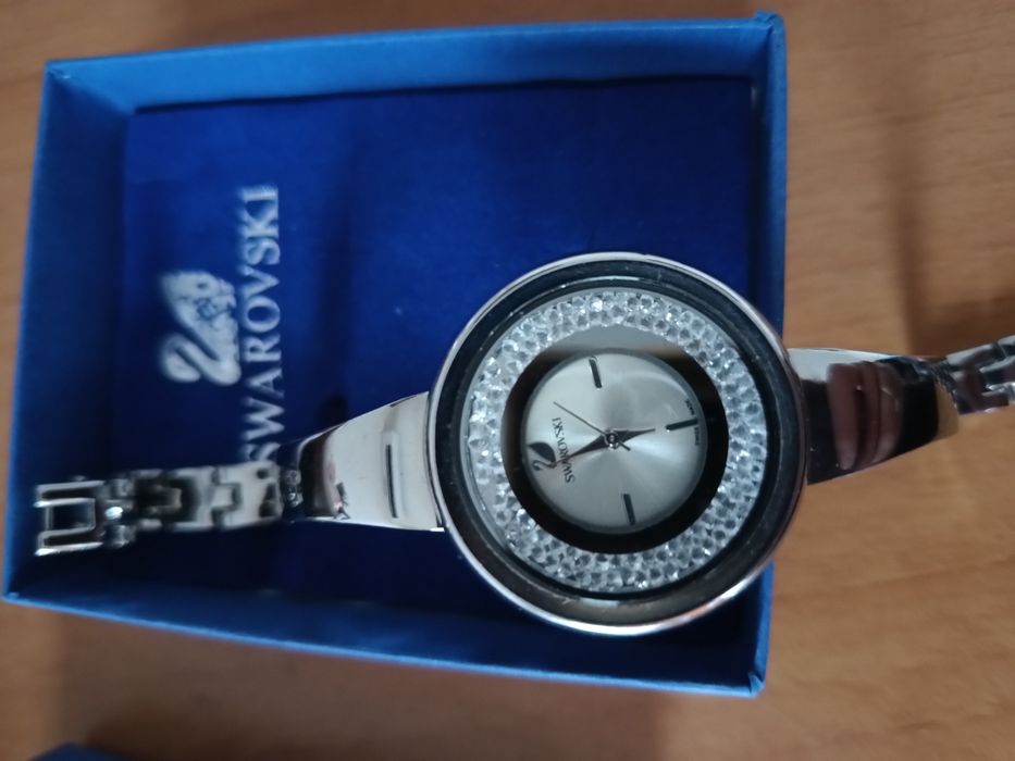 Часовник Swarovski