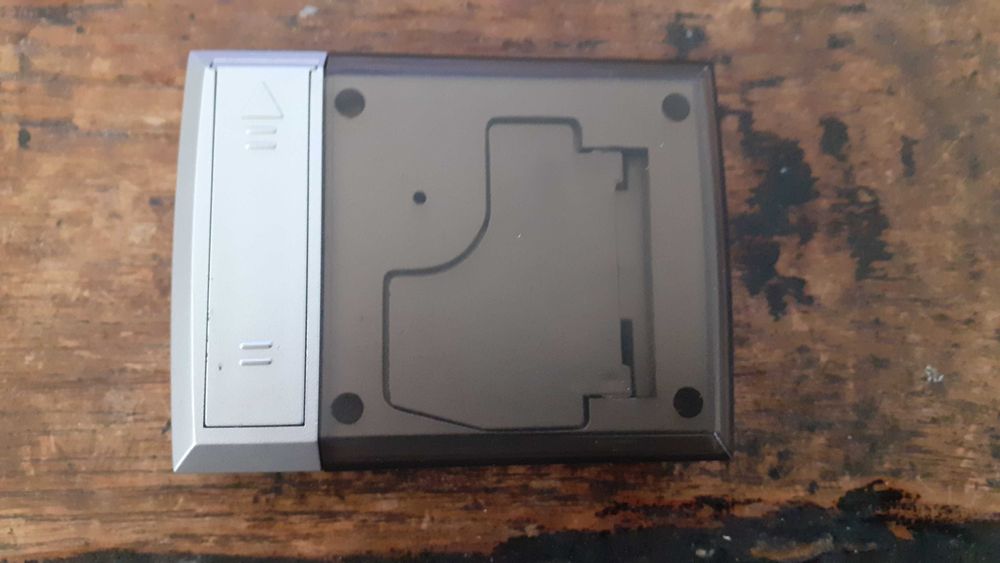 дигитален часовник за бюро и път, с будилник и лупа