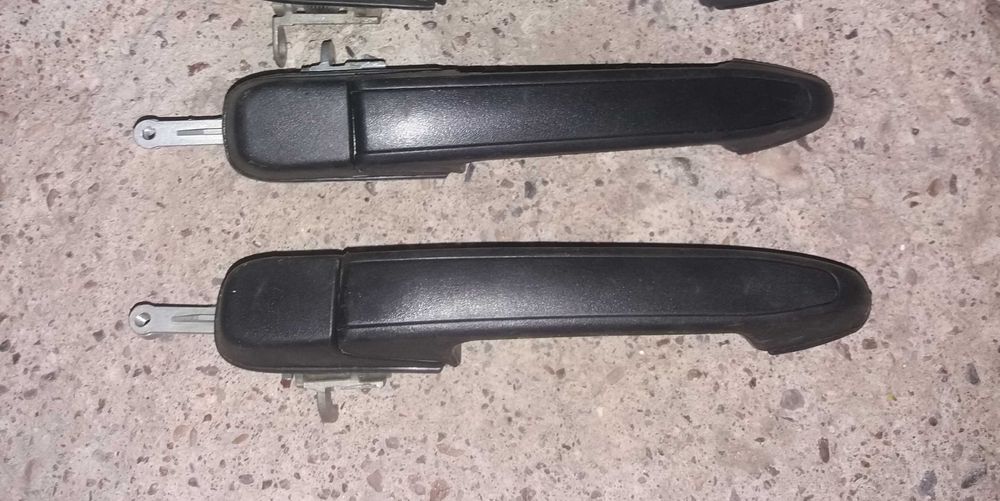 Продам дверные ручки на Лада Гранта