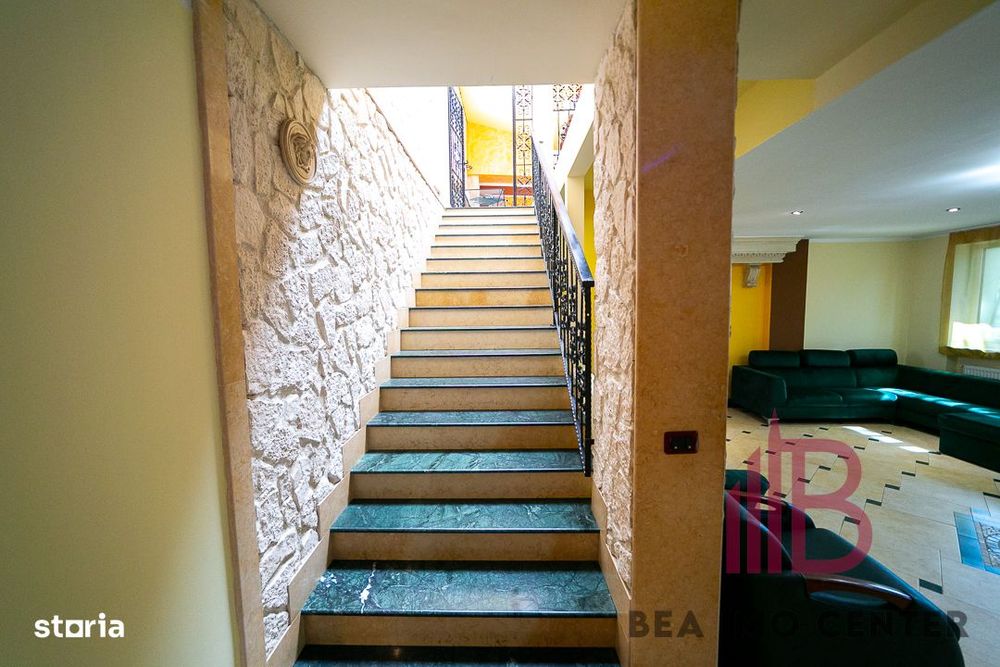 Casa 4 dormitoare, 2 saloane de zi ,3 băi,  ultracentral!
