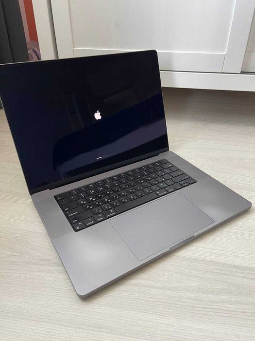 Macbook pro 16" M1 Pro 16GB RAM 512GB SSD