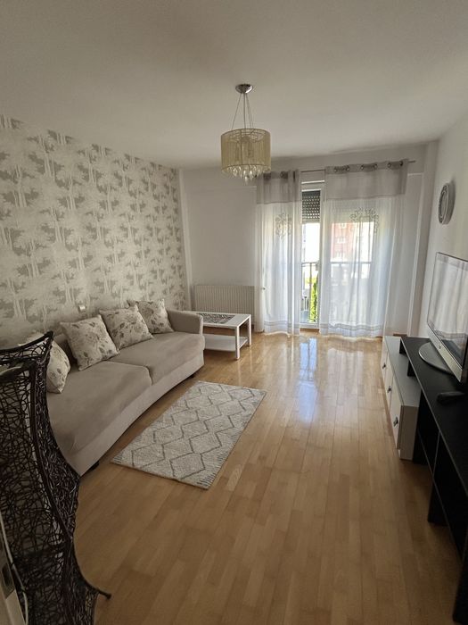 Inchiriez apartament 2 camere Magnolia Racadau