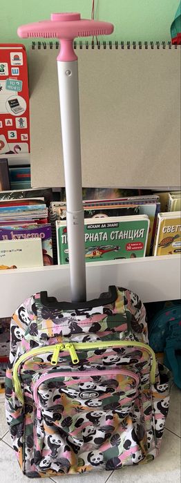 Ученическа раница и несесери