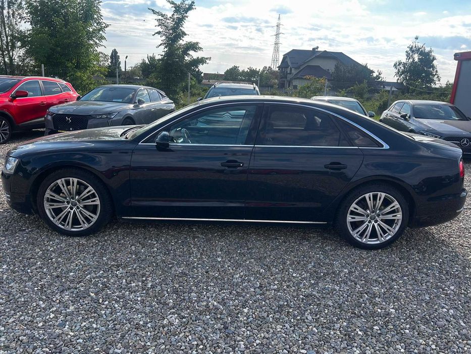 AUDI A8 2012