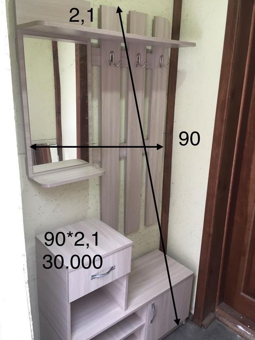 Прихожие, вешалки