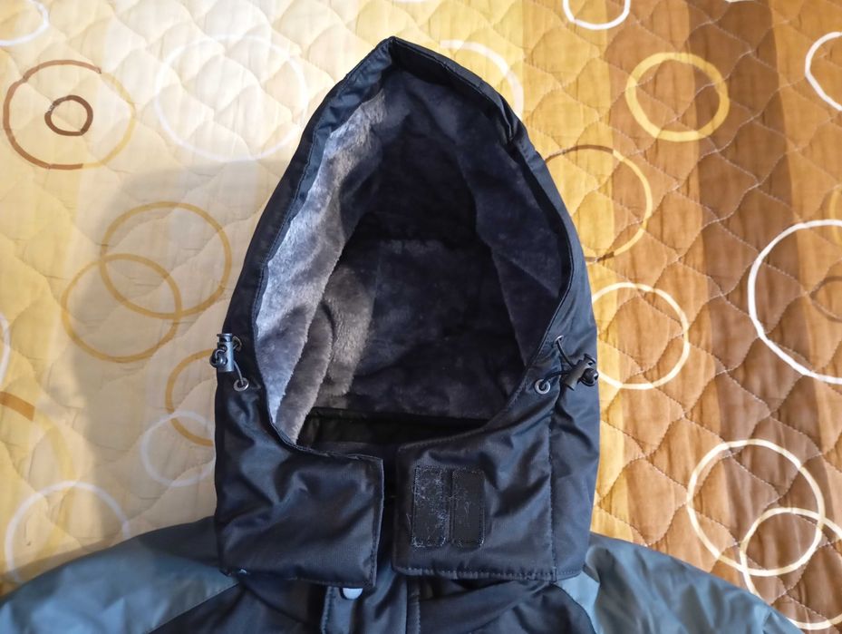 Мъжко зимно яке LEAF с качулка, размер XL, цена 70 лв.