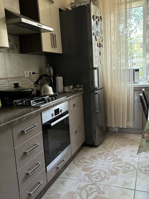 Продам 3 комн. квартиру в центре