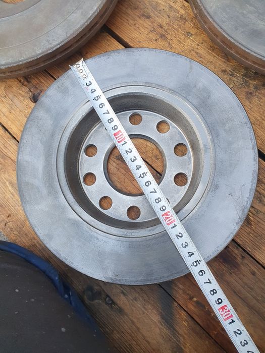 Спирачни дискове Audi A4 B6 2.5 180