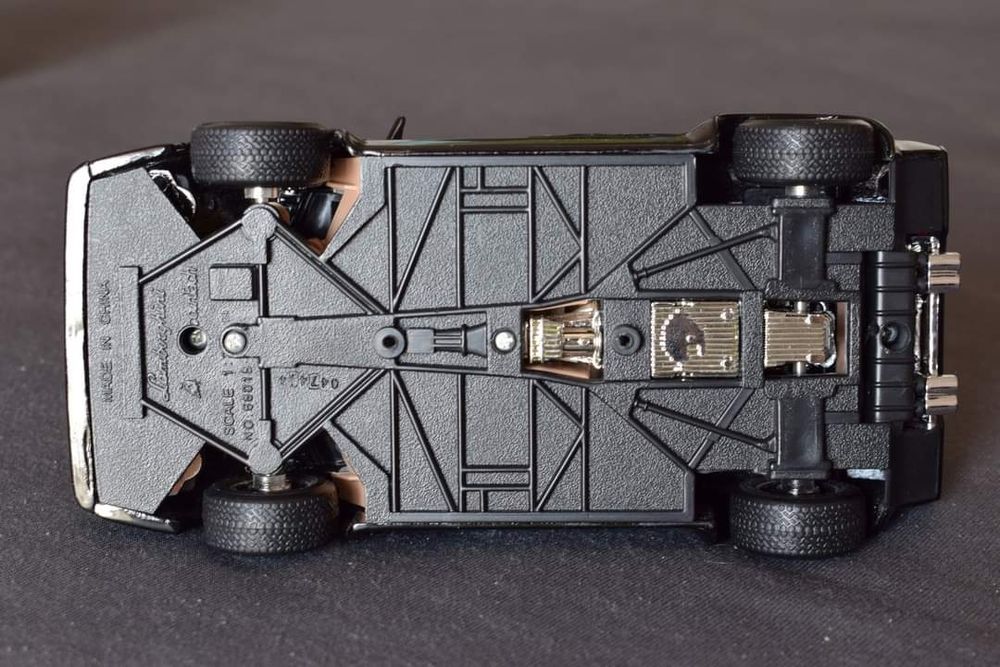 Macheta Lamborghini Countach 1:24