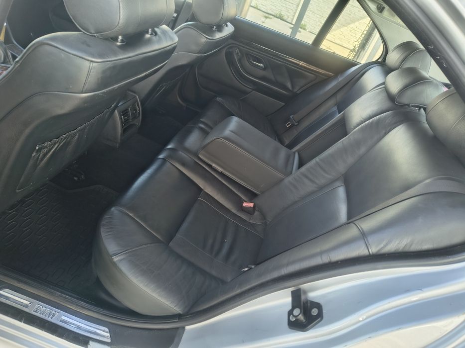 Vând BMW Seria 5 E39 (2003) – 525i Benzină, Manual