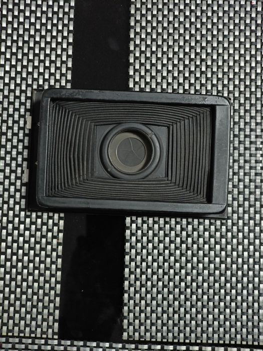 Aparat foto cu burduf