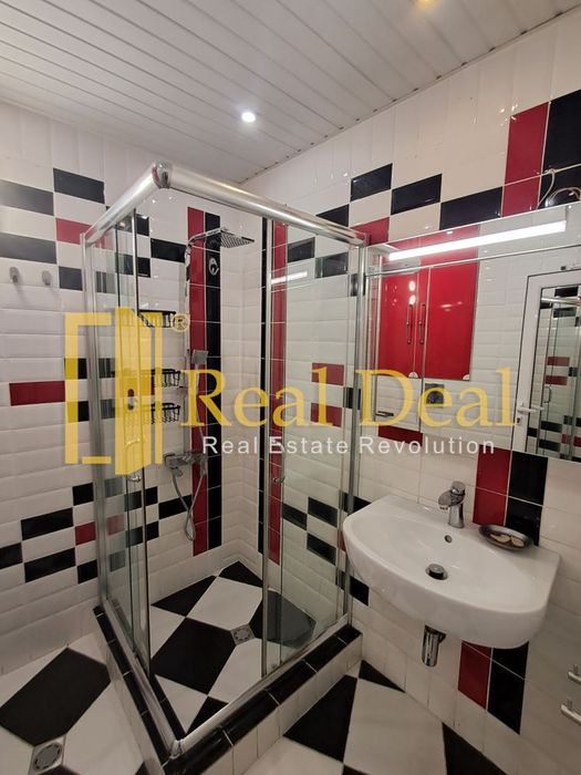 Дава се под наем Тристаен апартамент в София, Център - 100 кв.м за 897.6 € - Снимка #10