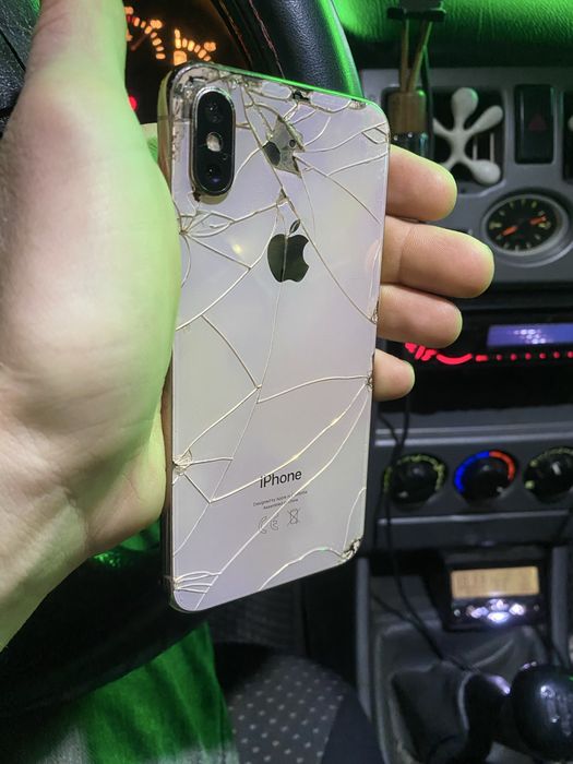 Продам айфон xs на 64 гига