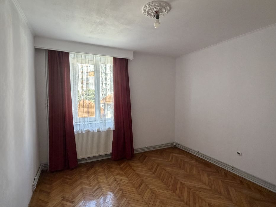 Apartament 2 camere semidecomandat