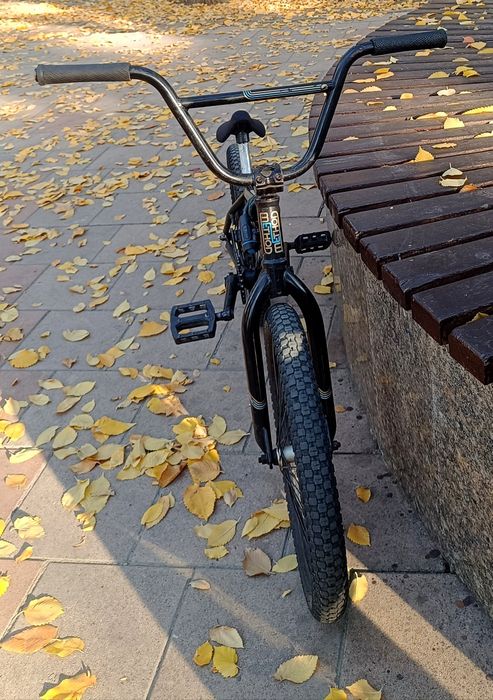 Велосипед BMX Giant Method 02, покрышки от Kenda
