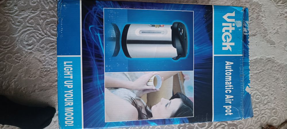 Продам новый термопот Vitek на 6,8 L.
